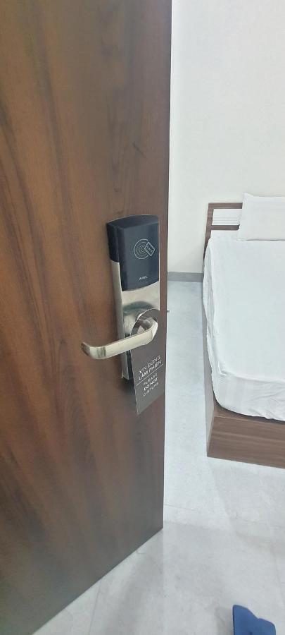 Karola Hotel ダナン市 エクステリア 写真